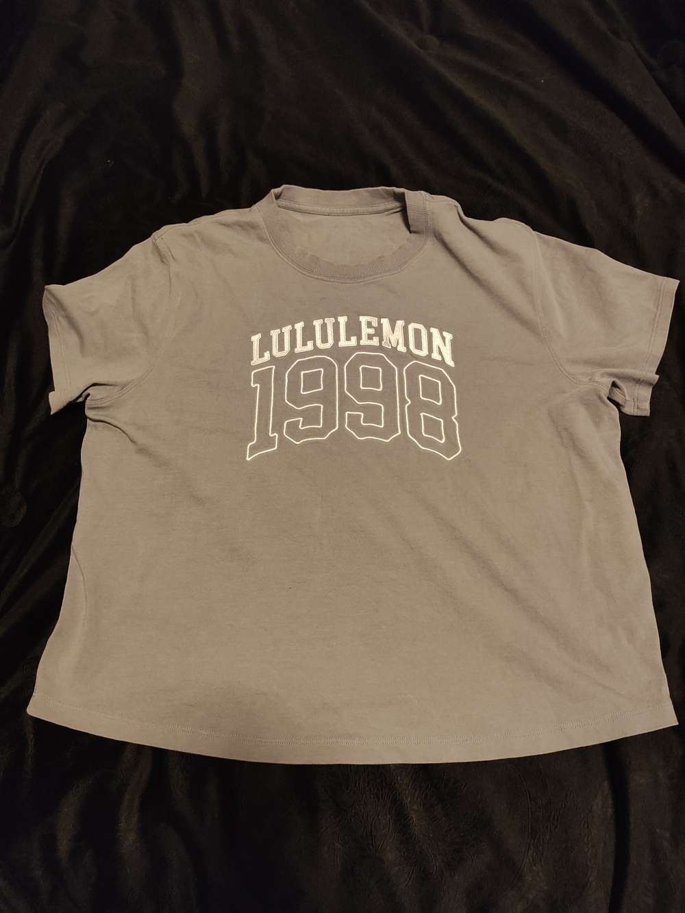 lululemon athletica Gray '1998' Logo T-Shirt